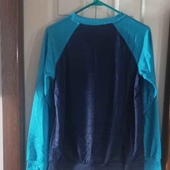 NWT Chicken with bandana headband and glasses - Funny Chicken Shirt - Picture 3 of 8